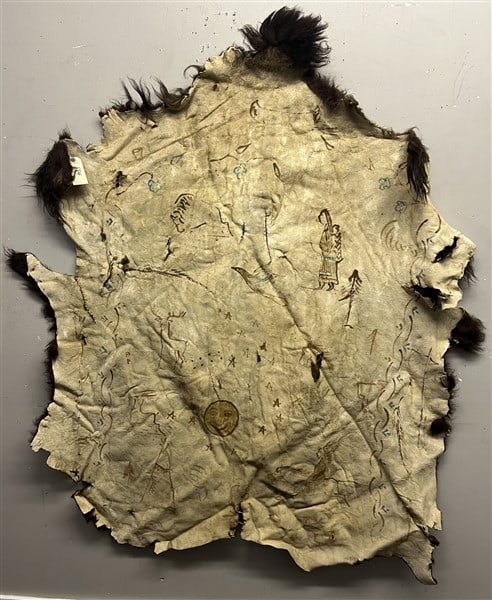 Naive Painted Buffalo Hide: Naive Painted Buffalo Hide, aprox 54 x 60