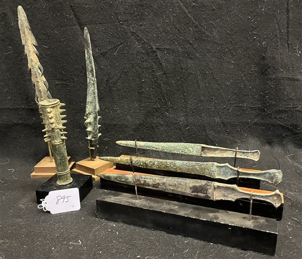6 Bronze Spears: 6 Bronze Spears