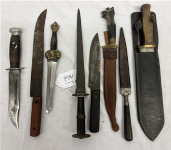8 Daggers and Knives: 8 Daggers and Knives
