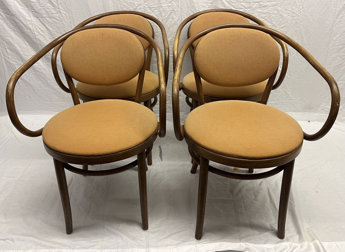 4 Thonet Chairs: 4 Thonet Chairs