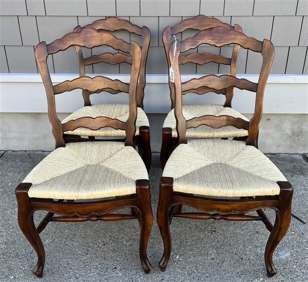 4 Walnut French Side Chairs: 4 Walnut French Side Chairs