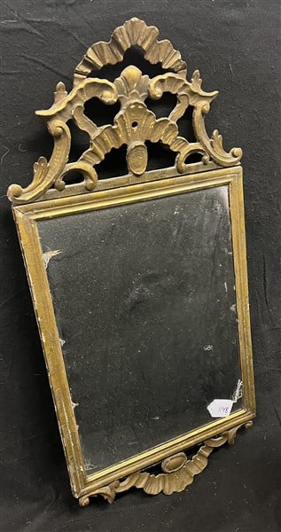 Antique Gilt Mirror: Antique Gilt Mirror - 21 x 41