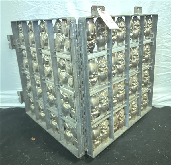 Vintage Commercial Chocolate Mold (1 of 3)
