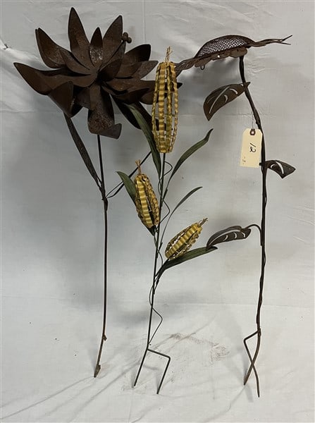 3 Metal Garden Elements (1 of 3)