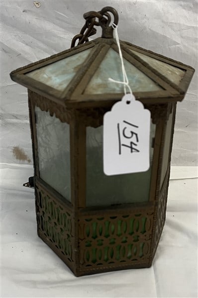 11" Stained Glass Pendant Fixture: 11" Stained Glass Pendant Fixture