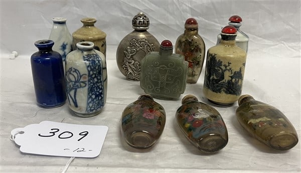 12 Snuff Bottles: 12 Snuff Bottles