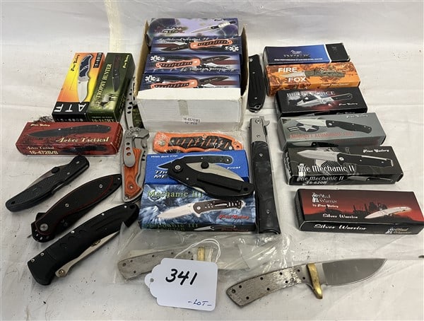 Lot of Contemporary Knives: Lot of Contemporary Knives