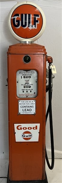 Original Gulf Vintage Gas Pump - Newer Globe: Original Gulf Vintage Gas Pump - Newer Globe