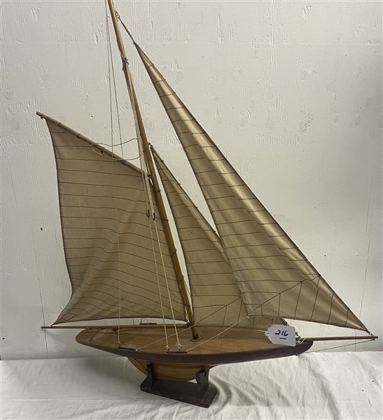 Ship's Model: Ship's Model
