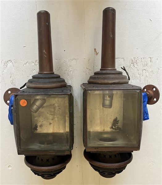 2 Antique Lanterns: 2 Antique Lanterns