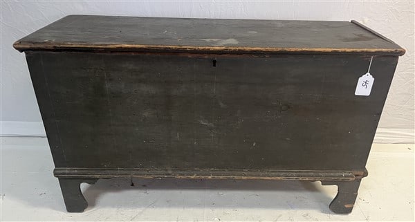 200 Year Old American Blanket Box (1 of 4)