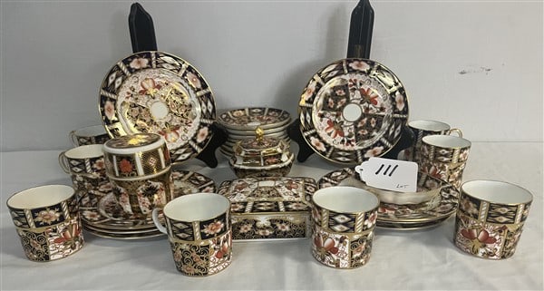 Royal Crown Derby Luncheon Set service for 8: Royal Crown Derby Luncheon Set service for 8