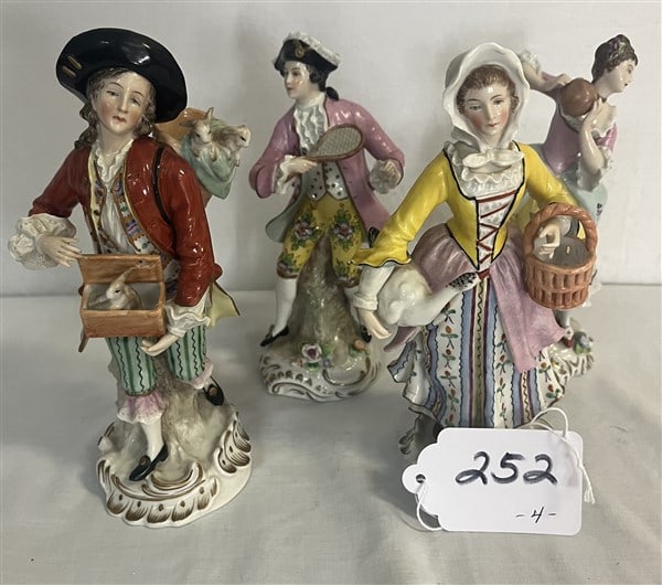 4 Dresden Figures Approx 7" tall (1 of 2)