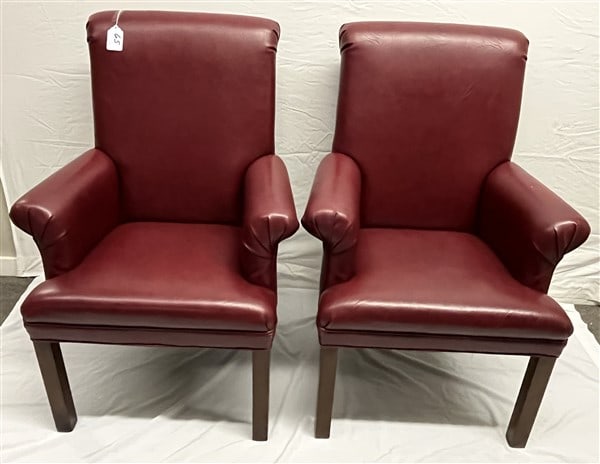 2 Arm Chairs: 2 Arm Chairs