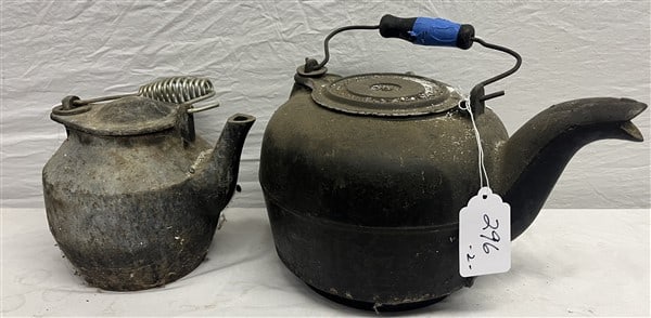 2 Cast Iron Kettles (1 of 3)