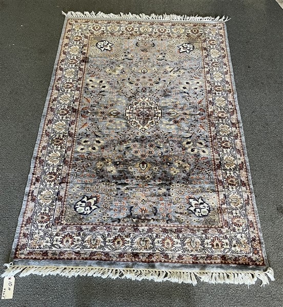 Fine Quality Contemporary Hand Made Rug 4' x 6'2" (1 of 3)