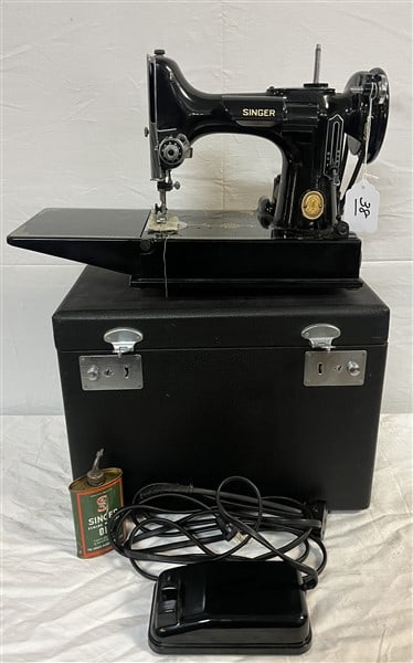 Vintage Rare Kingston Deluxe Sewing Machine Vintage Rare Kingston Deluxe Sewing Machine