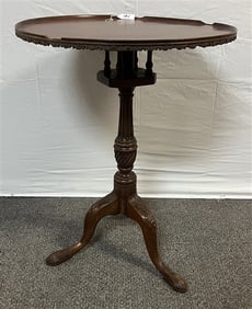 Good Early Tip-Top Tea Table - 20.5" diam x 28"h