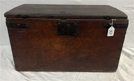 Nice Style Early 19th Cent. Country Box 25"w x 13"d x 14"h