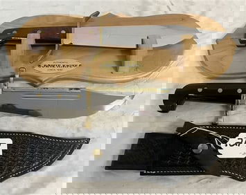 2 Bowie Knives