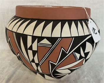 9" Southwest Pot - Acoma Pueblo, N.M