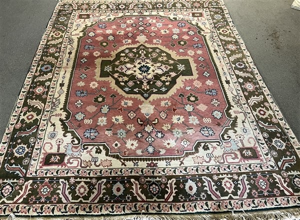 Good Looking Handmade Room Size Rug 8'10" x 10': Good Looking Handmade Room Size Rug 8'10" x 10'