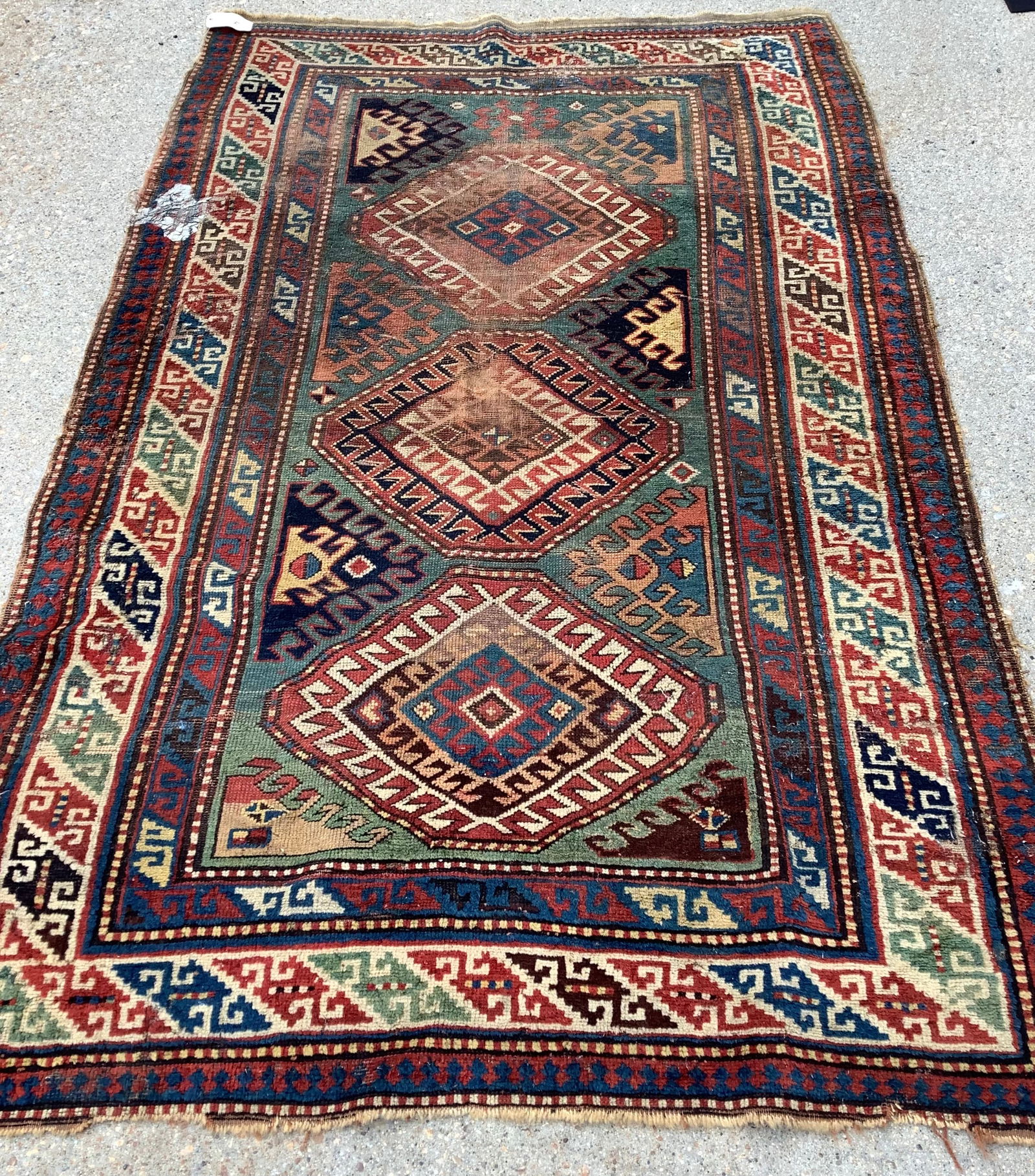 Antique Persian Rug 20 lbs - Approx 4' x 6'