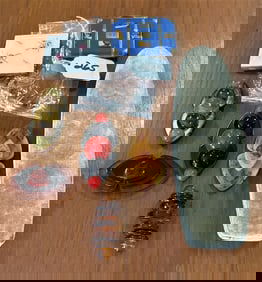 Bakelite Accessories, Strand of Pearls, Compacts