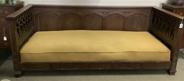84" ca 1890 Oak Gothic Daybed - 36" deep 125+ lbs