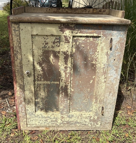 1 Door Country Cupboard: 1 Door Country Cupboard