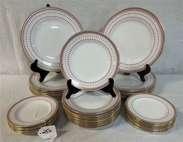 37 Spode "Kensington" Plates - 25 lbs