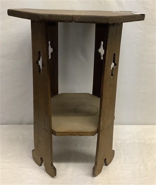 Arts & Crafts Stand 23.5"h x 19" diam - 8 lbs (1 of 3)