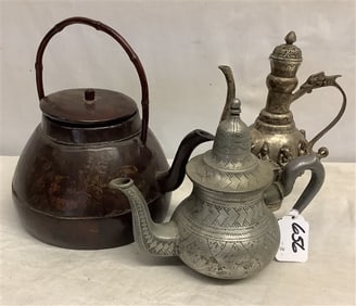 3 Teapots