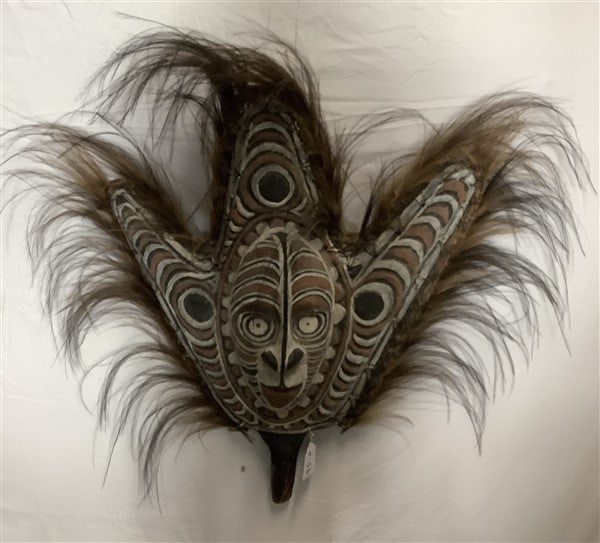 33" Papau Ceremonial Carved Mask: 33" Papau Ceremonial Carved Mask