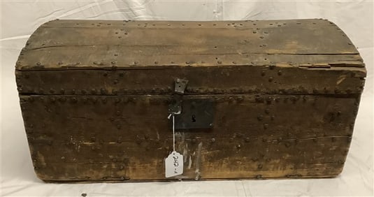 30" Primitive Dome Top Box