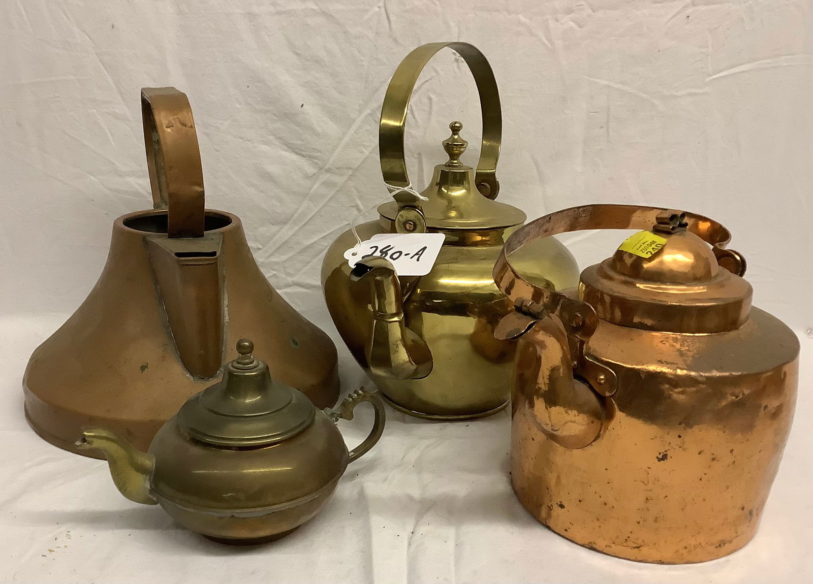 4 Brass/Copper Tea Pots: 4 Brass/Copper Tea Pots