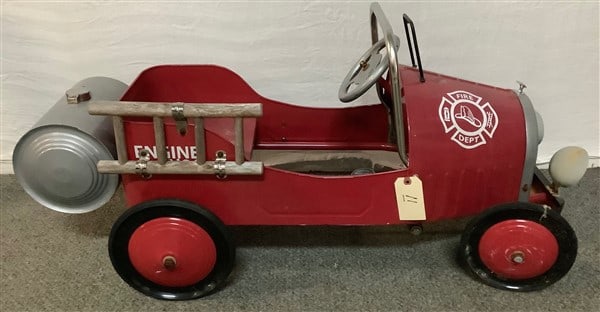 Vintage Fire Engine Pedal Car 40" long (1 of 3)