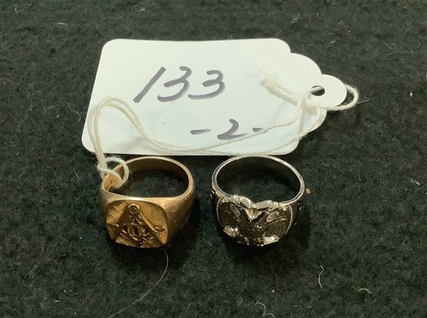 14 K Masonic Ring .45oz total weight: 14 K Masonic Ring .45oz total weight