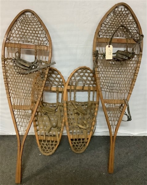2 Pr Snowshoes: 2 Pr Snowshoes....30" and 50"