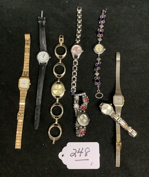 8 Ladies Wristwatches: 8 Ladies Wristwatches