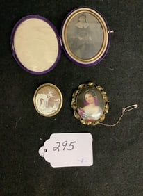 1 Locket, 2 Brooches