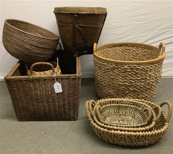 Nice Lot of 8 Baskets: Nice Lot of 8 Baskets