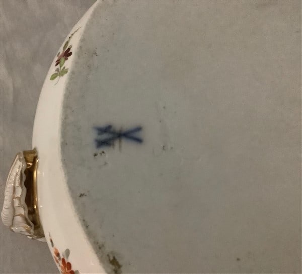 12" Meissen Covered Dish - 3