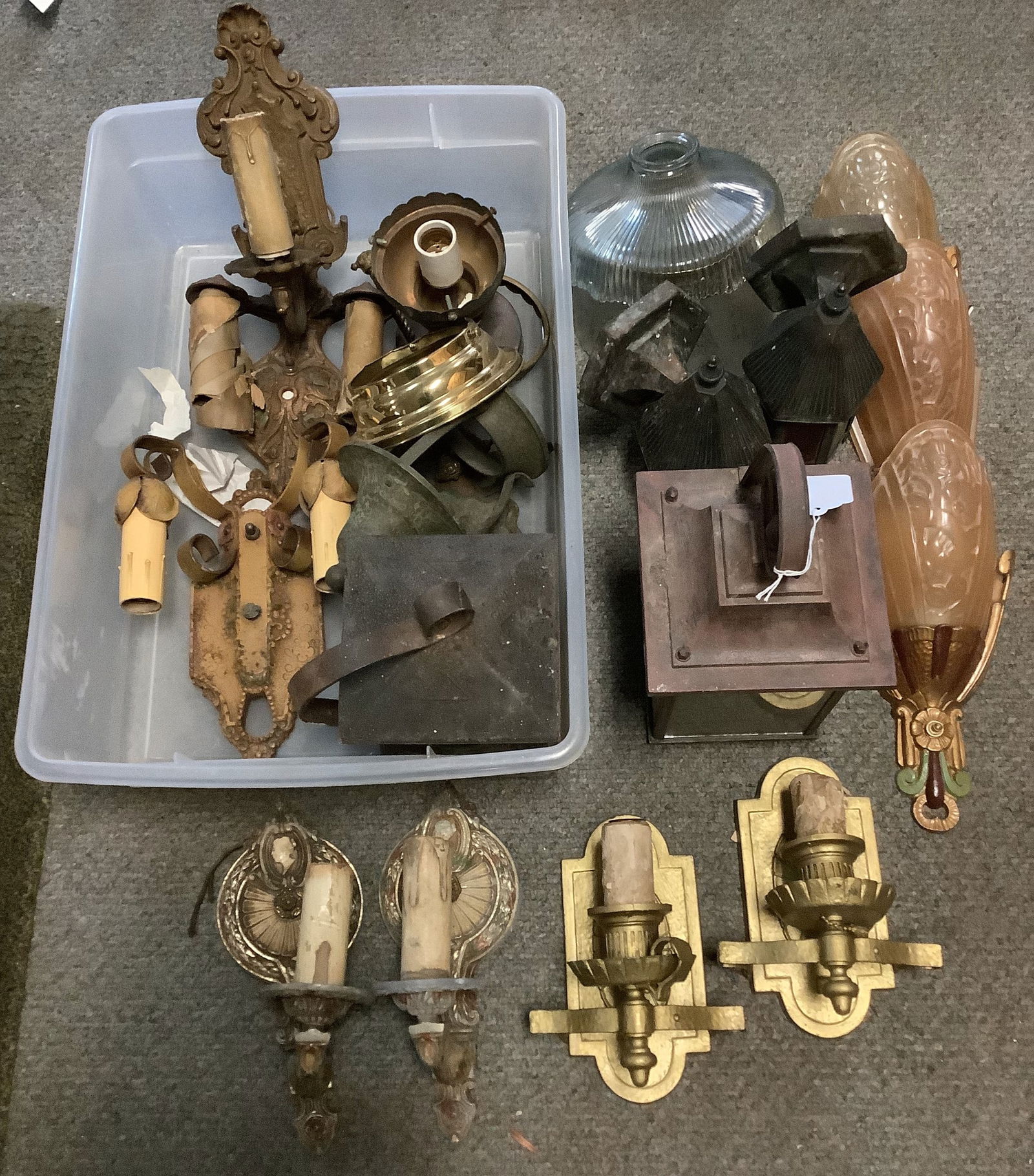 2 Totes Lighting: 2 Totes Lighting