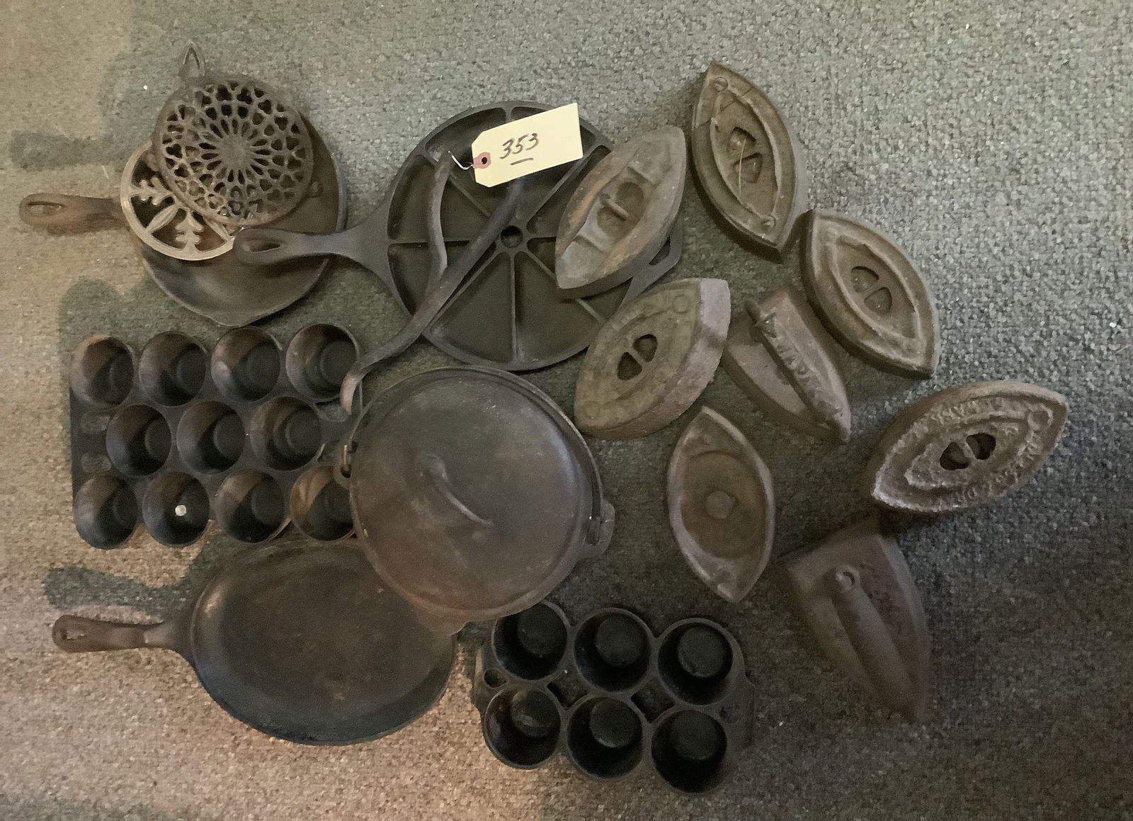 Vintage Iron Cookware and "Sad" Irons: Vintage Iron Cookware and "Sad" Irons