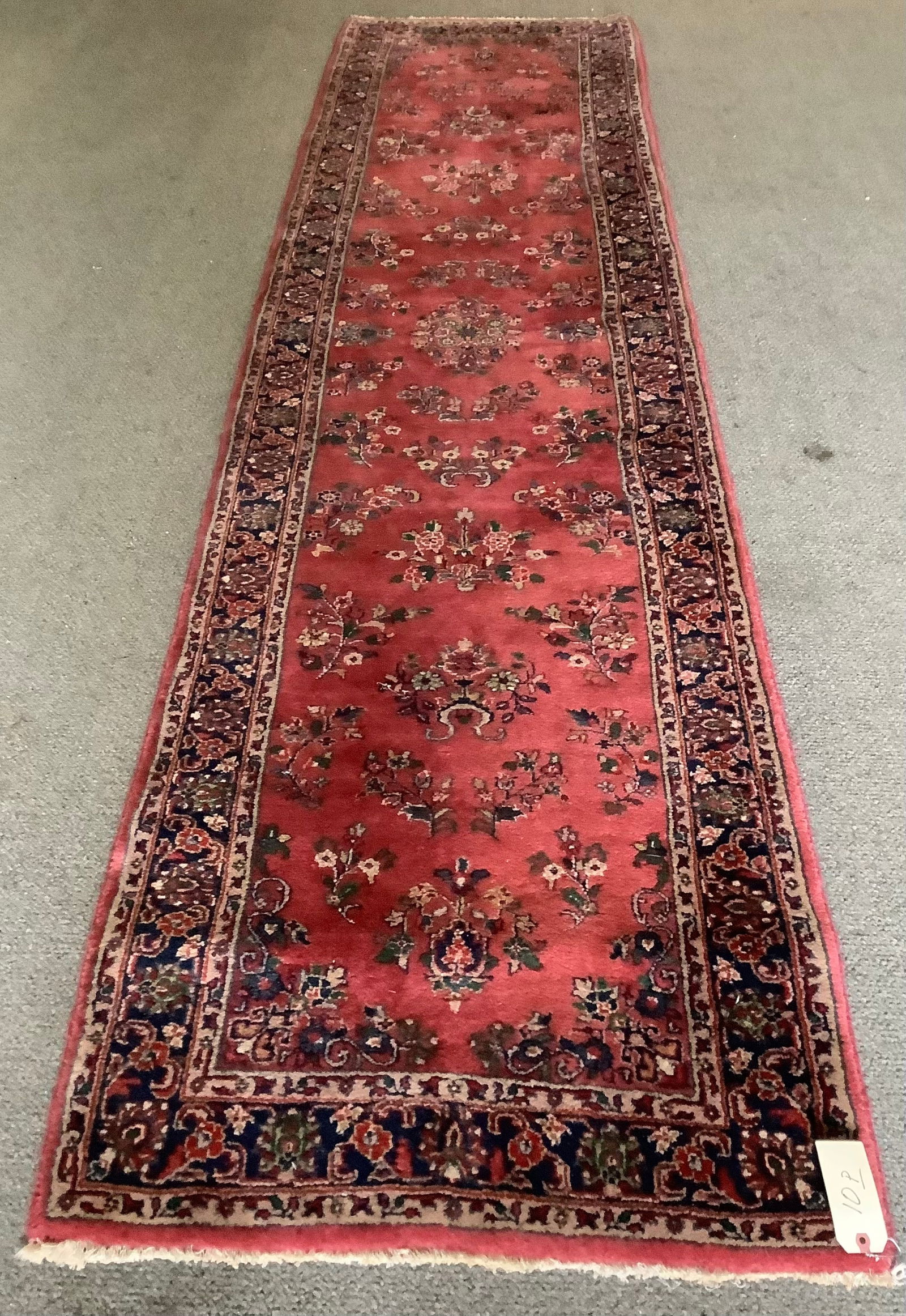 Red Sarouk Rug: Red Sarouk Rug