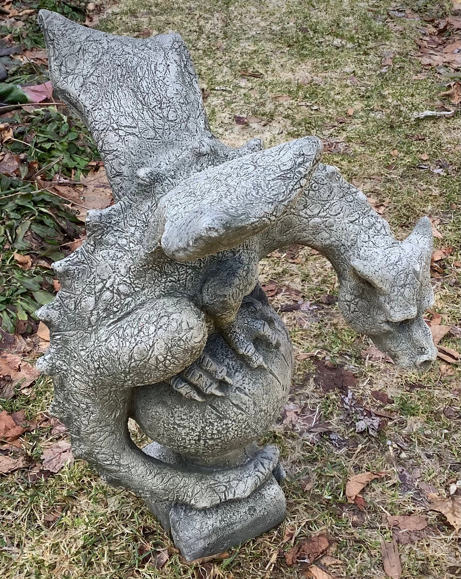 21" Winged Gargoyle 50 lbs (1 of 2)