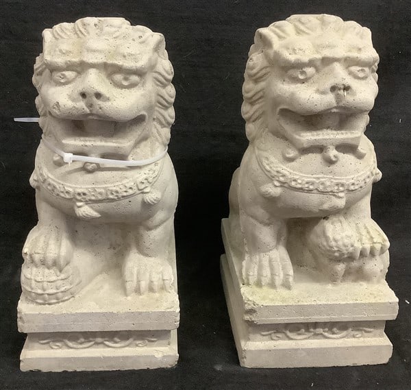 Pr of 14" Concrete Foo Dogs (1 of 2)