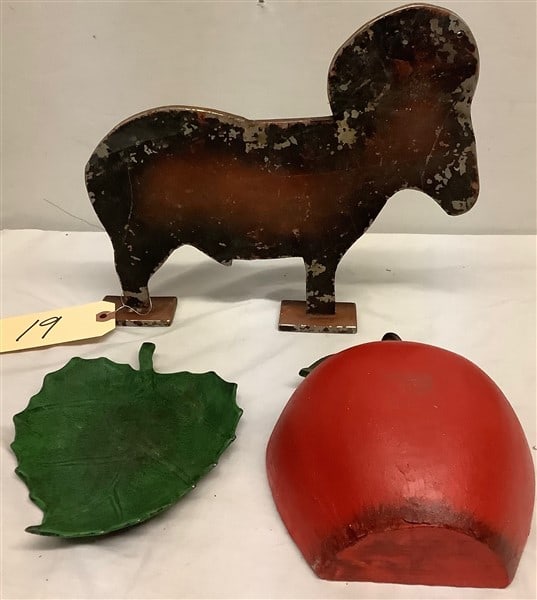 10" Cast Iron Folk Art Ram and Cast Iron Apple (1 of 2)