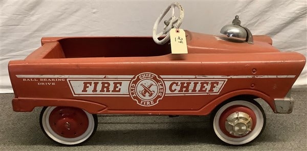 Metal Fire Chief Pedal Car (1 of 2)